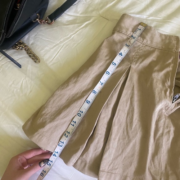 beige khaki school girl skirt with an adjustable waist.｡.:*☆ - Picture 5 of 7